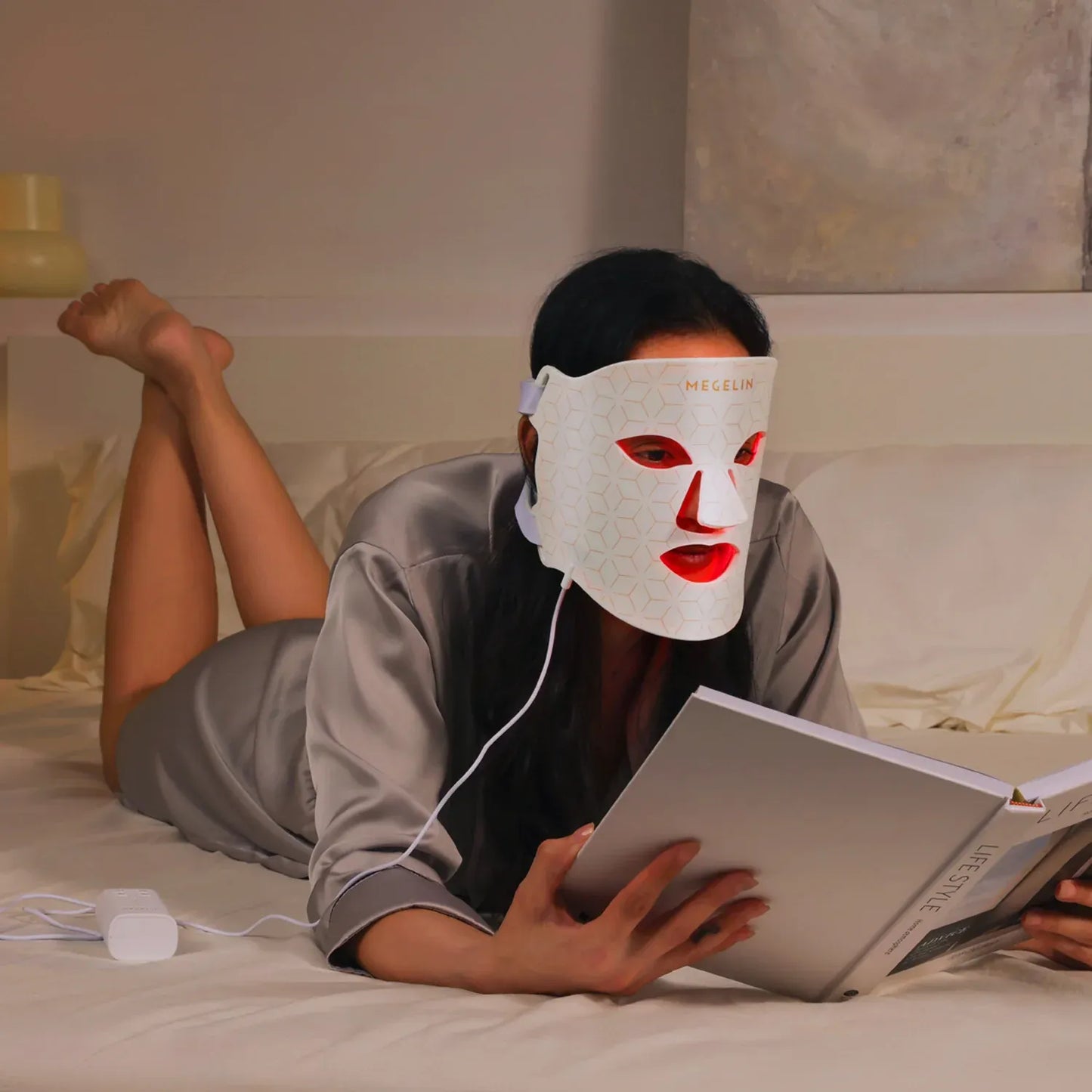 Máscara facial con terapia de luz LED